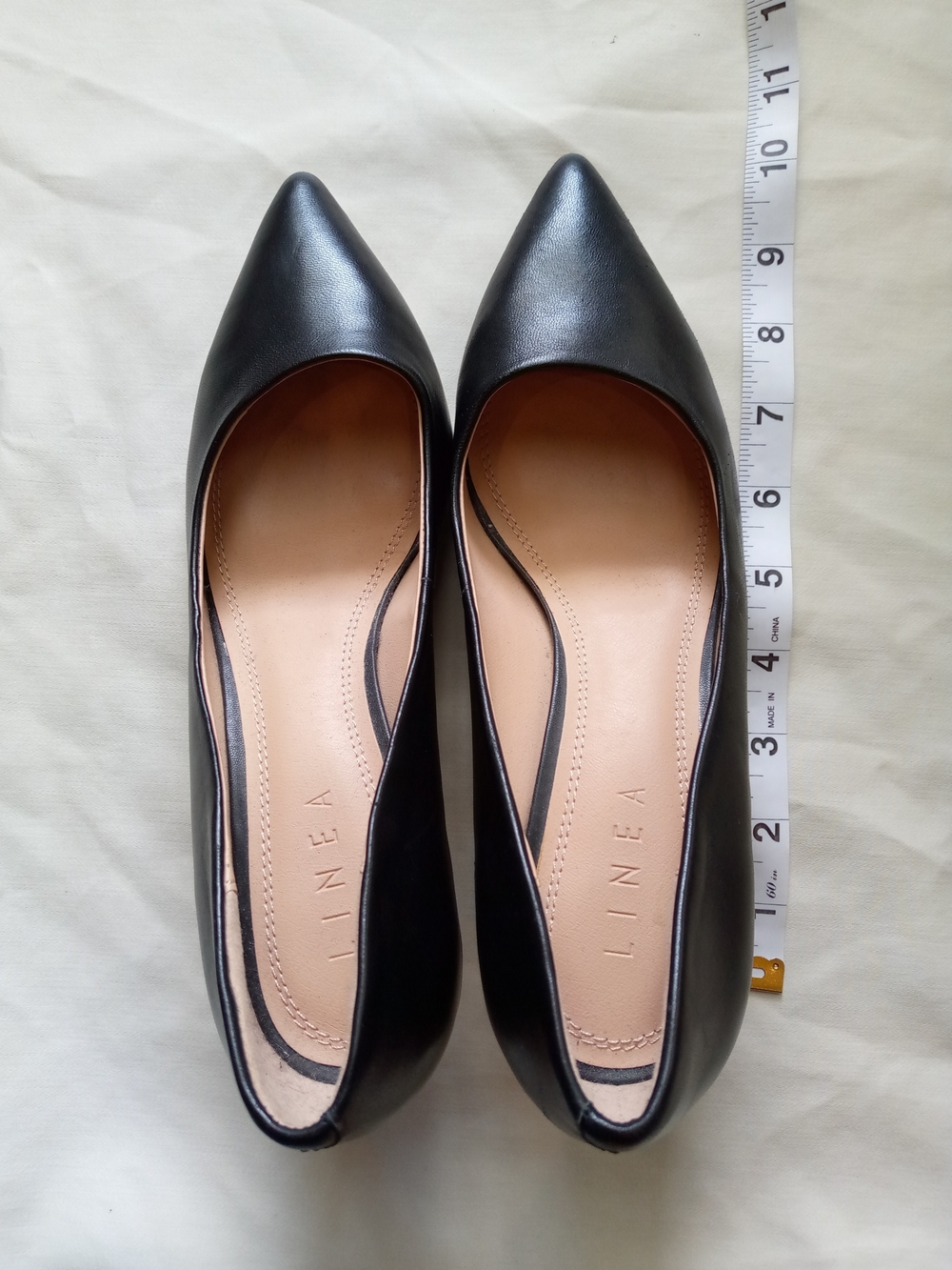 Linea Women's Black Pointed-Toe Leather-Look Flats